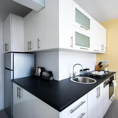 Sunrise Apartment *